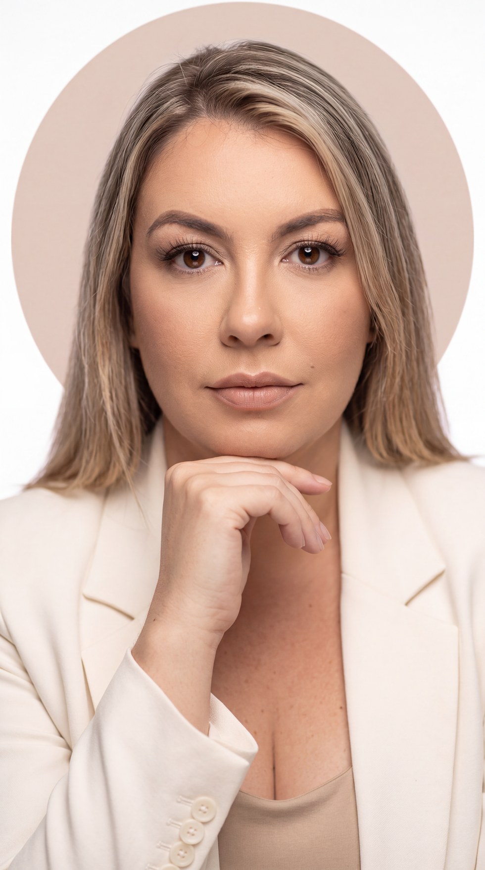 Dra. Maísa Rossetto, cirurgiã-dentista, em retrato de perfil profissional